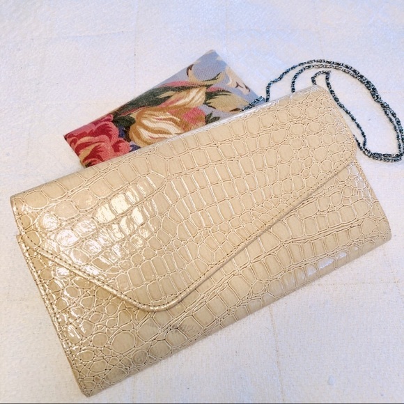 Forever 21 Clutch Cream Faux Croc Embossed Print with Chain Crossbody Bag - Picture 1 of 15